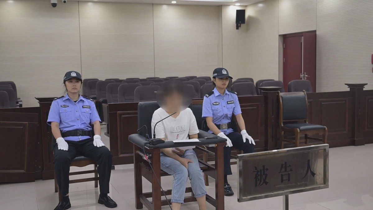 �޳ǣ�Ů�������ж��к�ʳƷ����